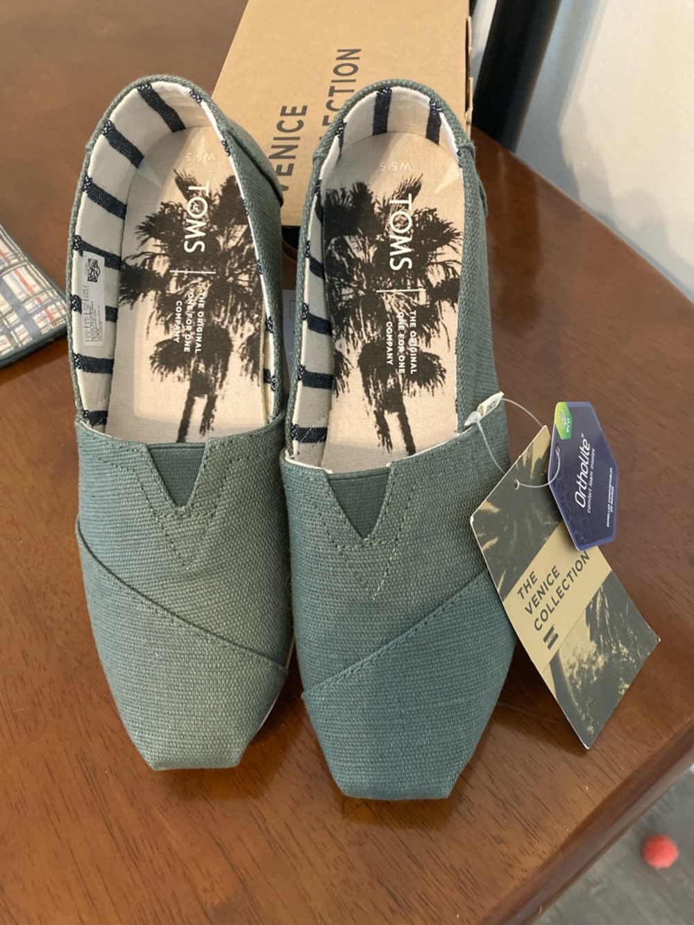 TOMS Venice Shoe Collection Bonsai Green Heritage Canvas Size 5.5 M